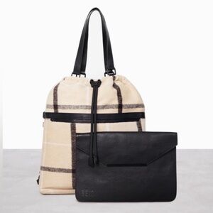 BÉIS The Messenger Tote in Plaid — Limited Edition from 2021